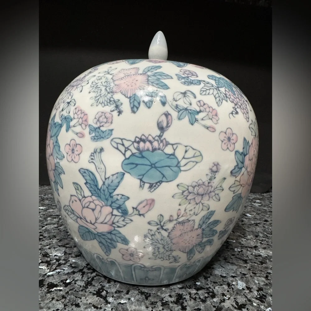 Vintage 9.5” Large Chinoiserie Light Blue & White, Pink Floral Temple Ginger Jar - Picture 3 of 7